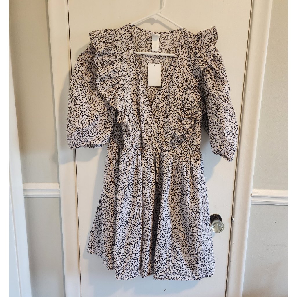 New H&M Women's Small Dress Short Puff Sleeve Black White Cotton Floral Pullover